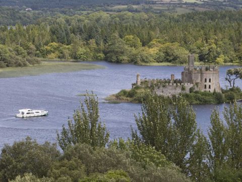 Houseboat in Irlanda
