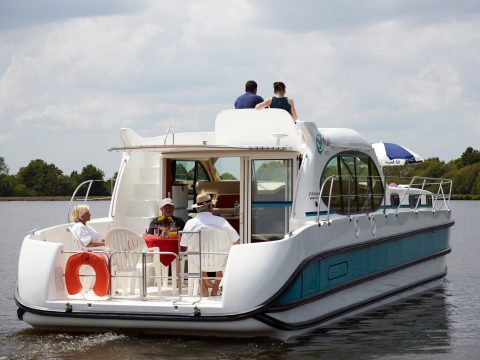Houseboat Estivale Octo vista di poppa