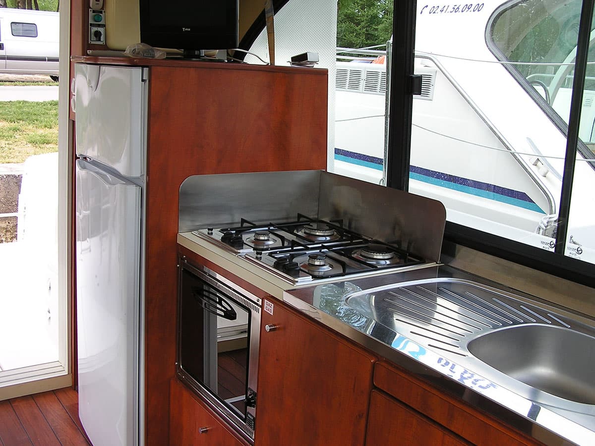 Houseboat Estivale Quattro cucina
