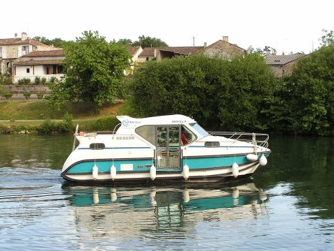 Houseboat Gran Comfort 900 in navigazione