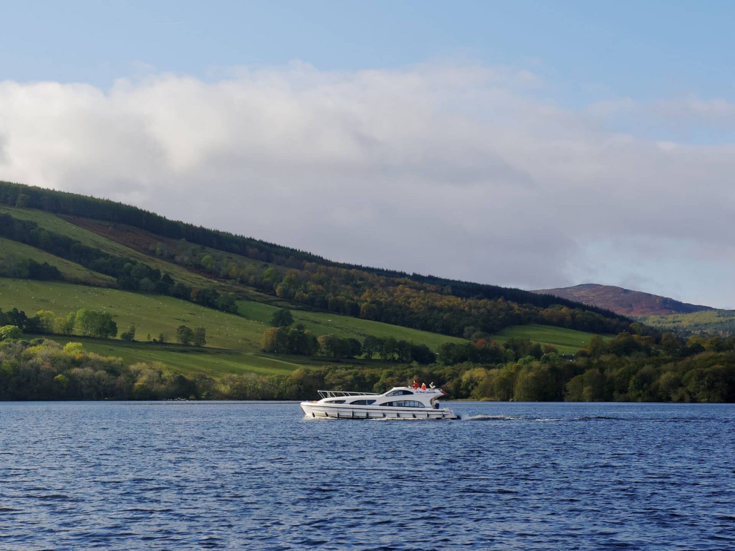 Houseboat in Scozia nel Canale di Caledonia