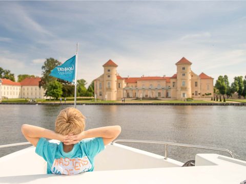 Penichette in Germania di fronte al castello di Rheinsberg