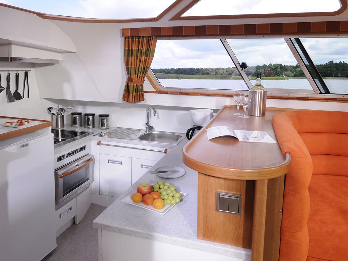 Houseboat Europa 700 cucina