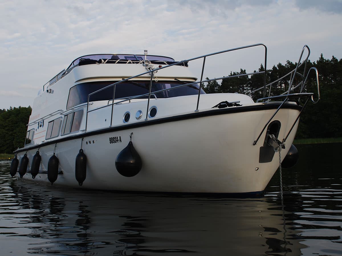 Houseboat Europa 700 vista di prua