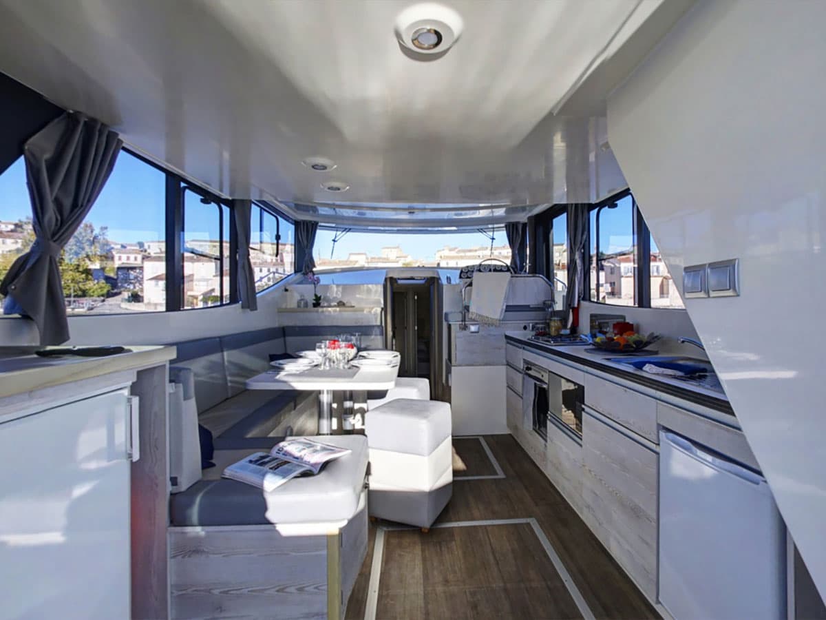 Houseboat Horizon 5 salone