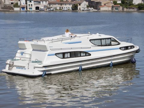 Houseboat Magnifique vista di poppa