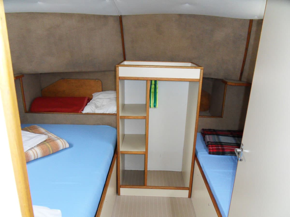 Houseboat Triton 860 Fly cabina