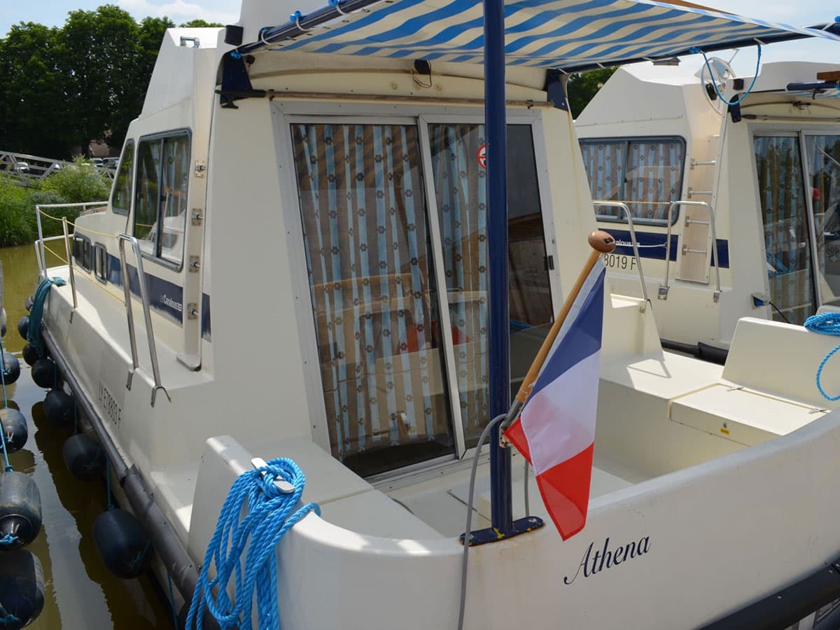 Houseboat Triton 860 Fly poppa
