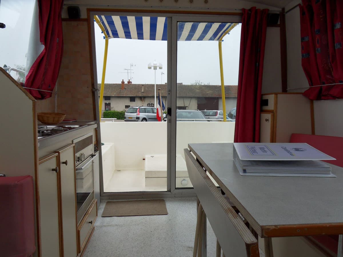 Houseboat Triton 860 Fly salone