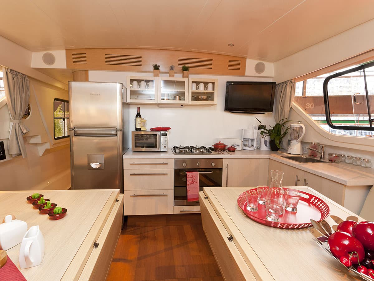 Houseboat Vision 4 salone