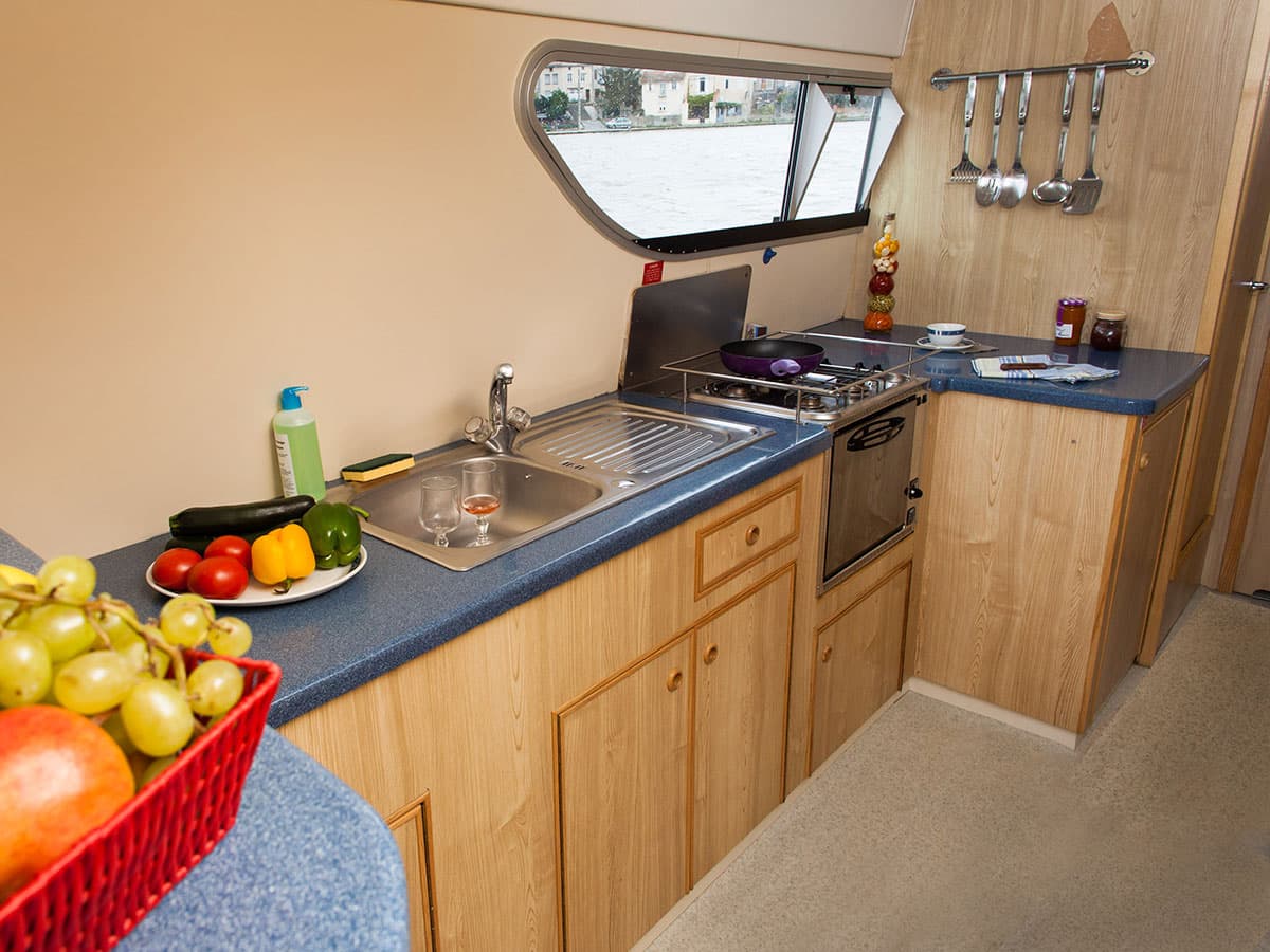 Houseboat Calypso cucina