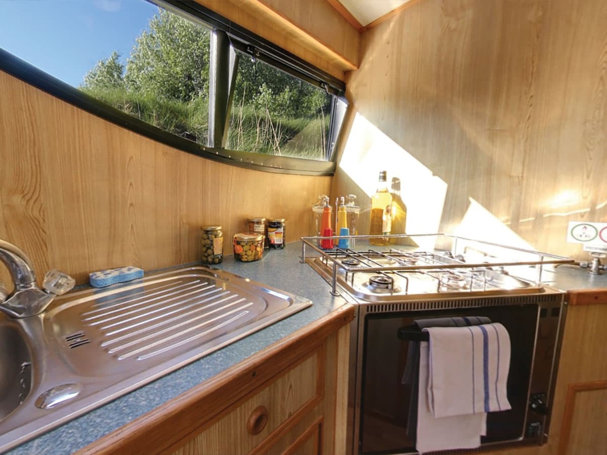 Houseboat Caprice cucina