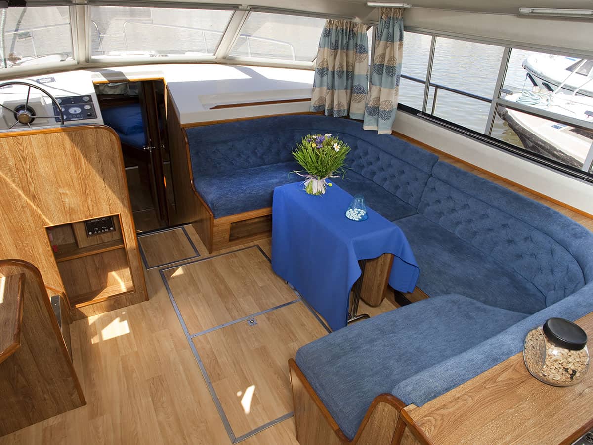 Houseboat Classique salone con divano