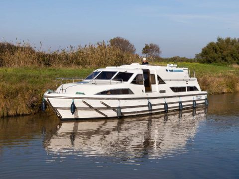 Houseboat Classique Star all'ormeggio