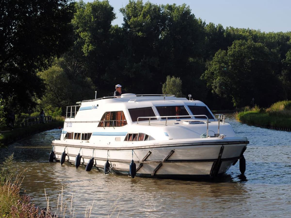 Houseboat Classique Star vista di prua