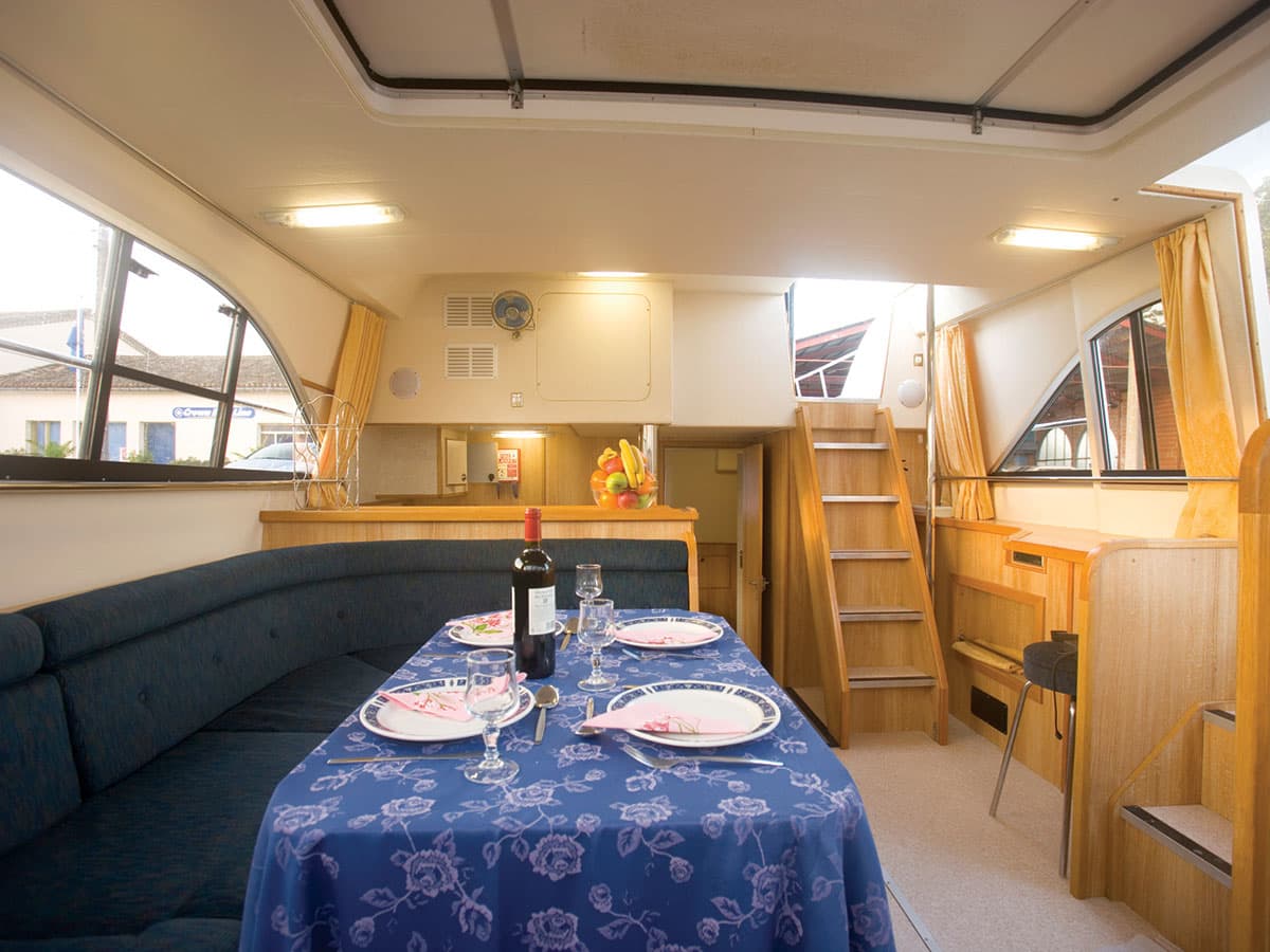 Houseboat Clipper salone