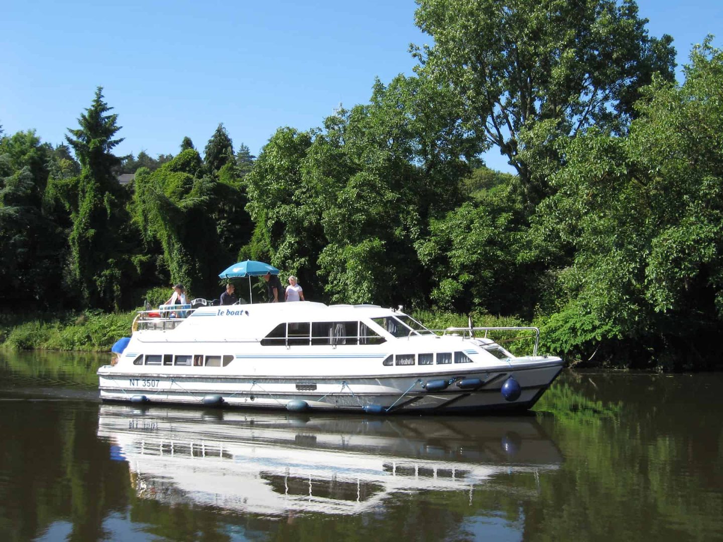 Houseboat Crusader in navigazione