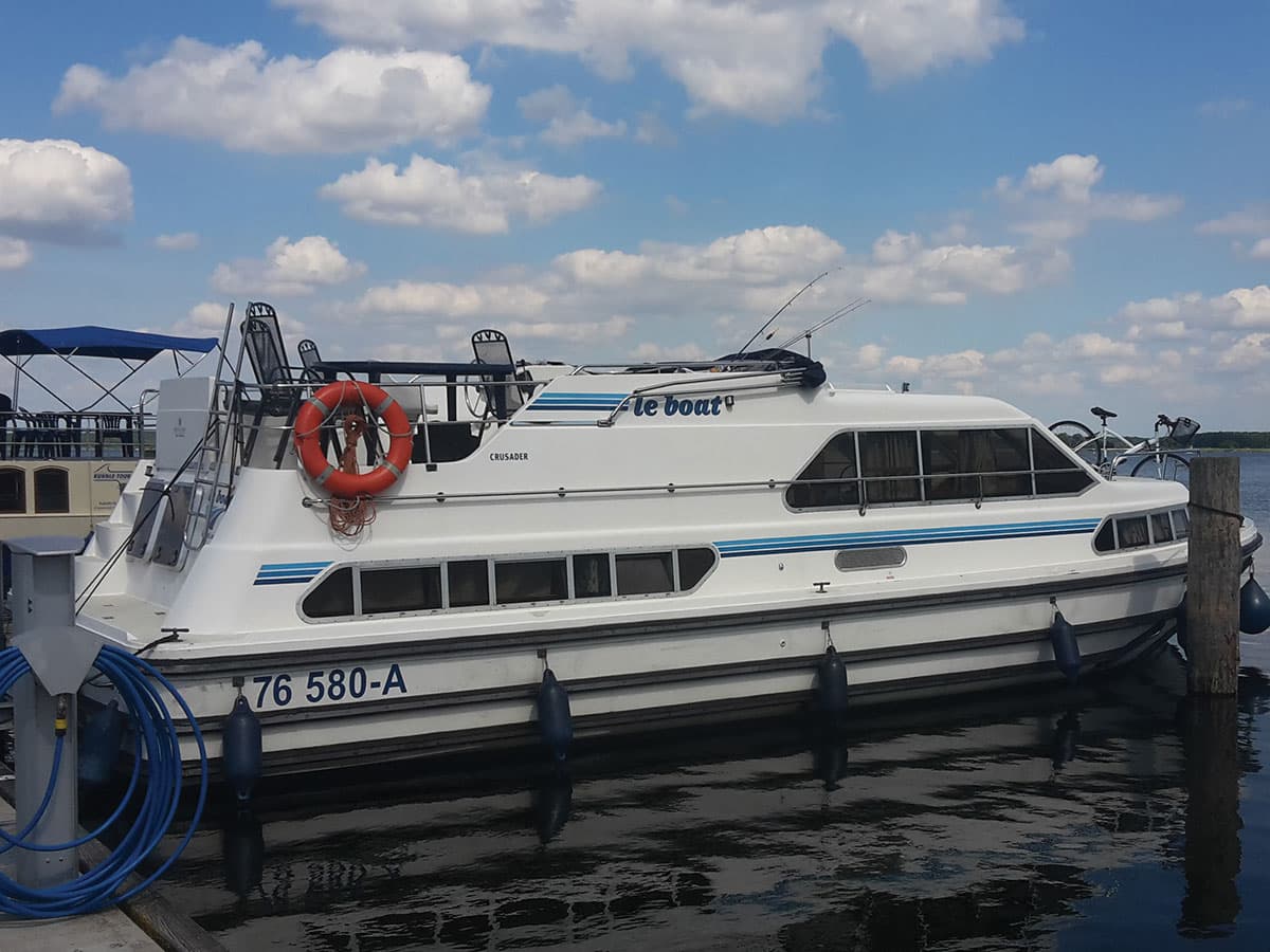 Houseboat Crusader all'ormeggio