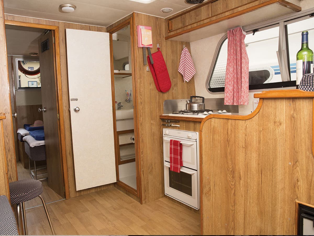 Houseboat Cirrus cucina