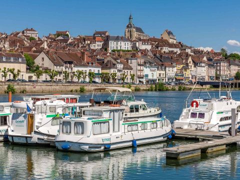 Penichette a Joigny nella Borgogna Nivernais