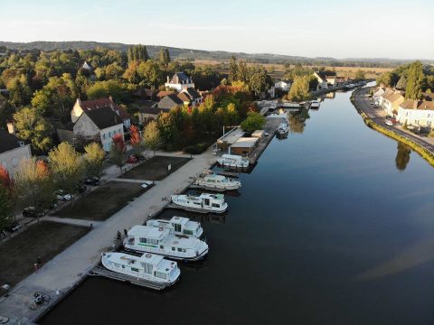 Porto di St Leger sur Dheune in Francia Comtè
