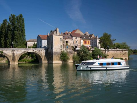 Houseboat in Francia Comtè