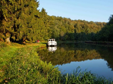 Penichette sul Fiume Saone in Borgogna Comtè, Francia