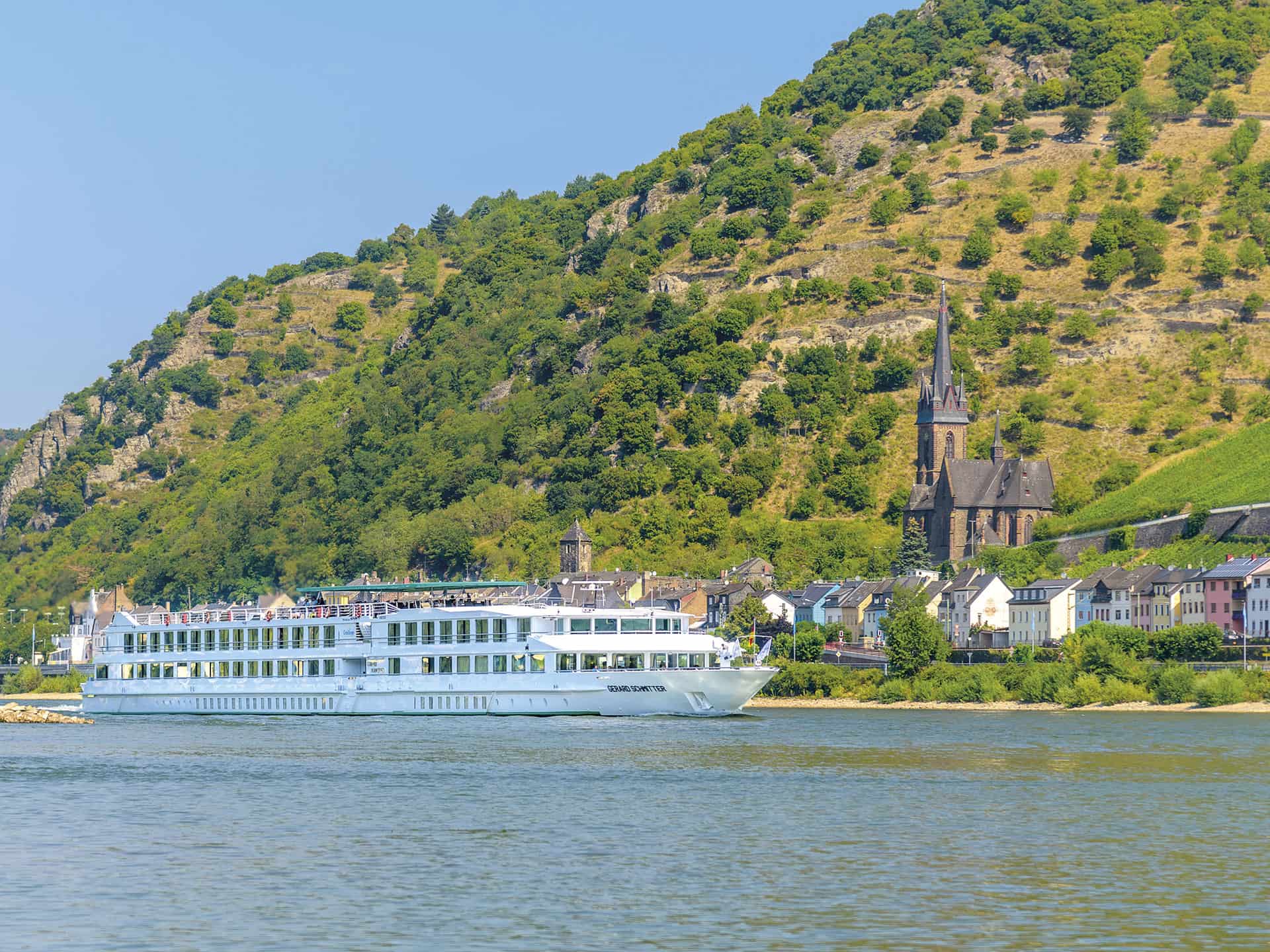 Battello sul Reno durante crociera da Amsterdam a Basilea