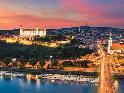Città di Bratislava sul Danubio