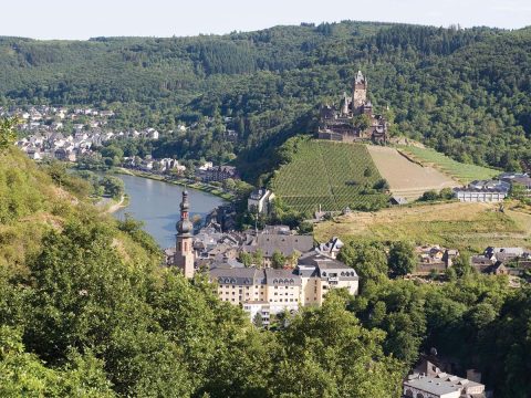 Vista Castello di Cochem sul fiume Reno