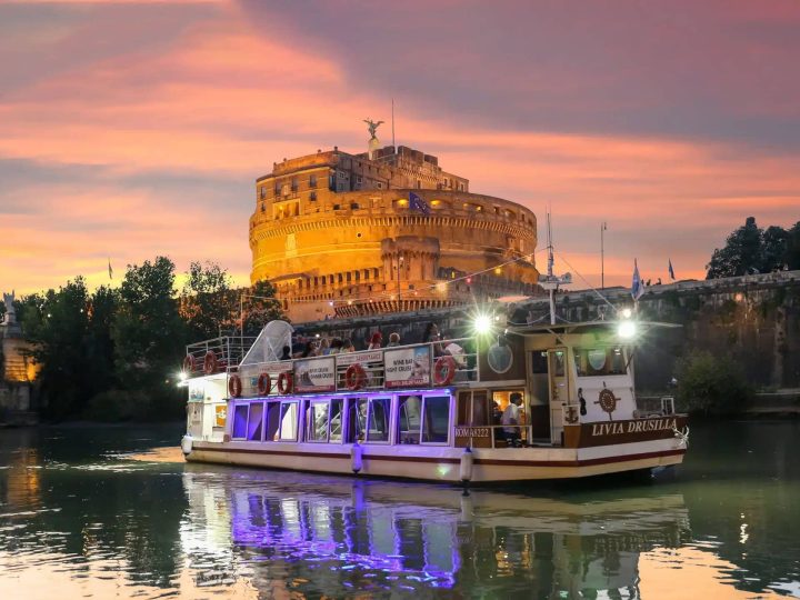 Battello per tour sul Tevere con aperitivo