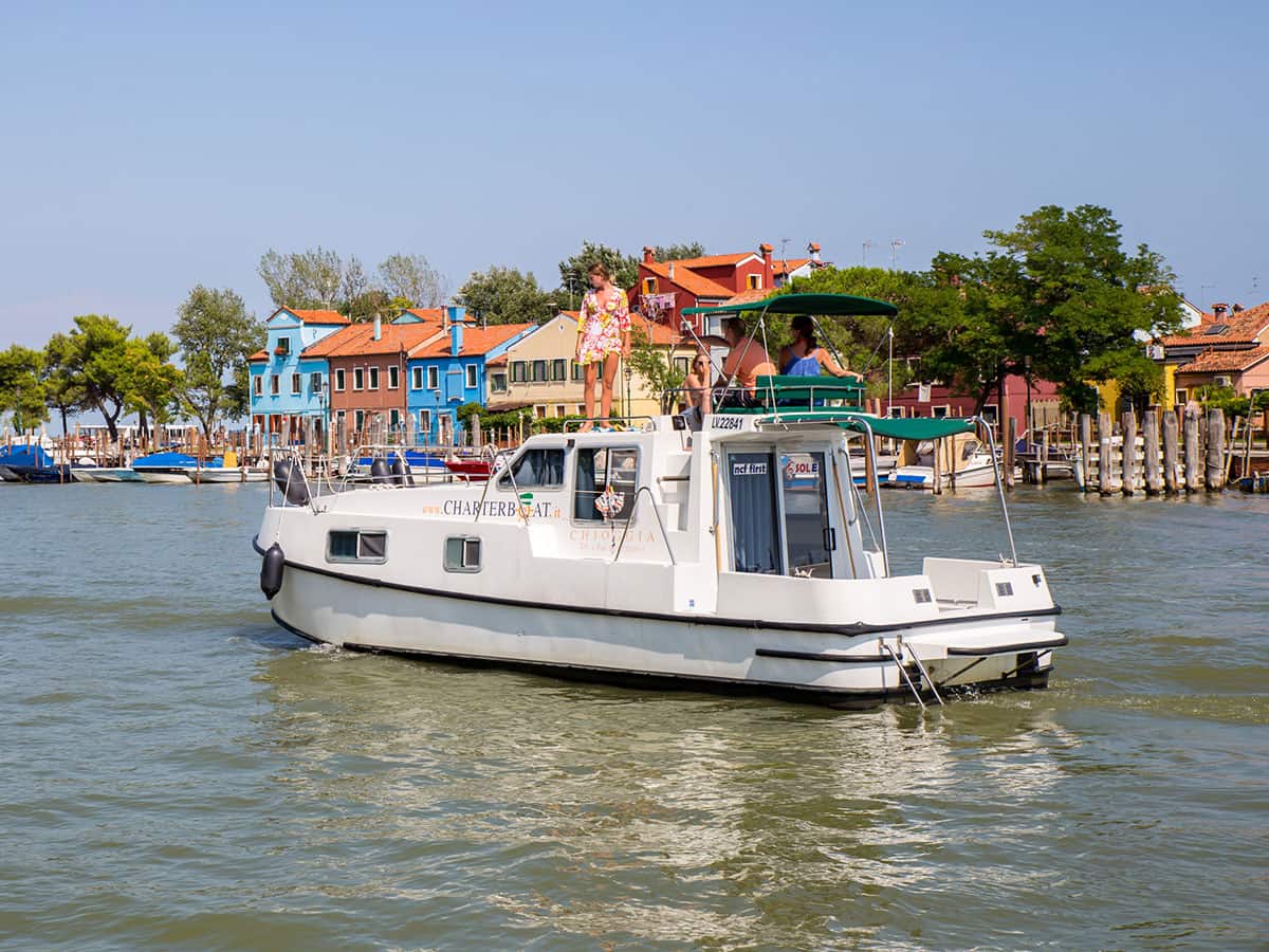 Houseboat New Con Fly First vista di poppa