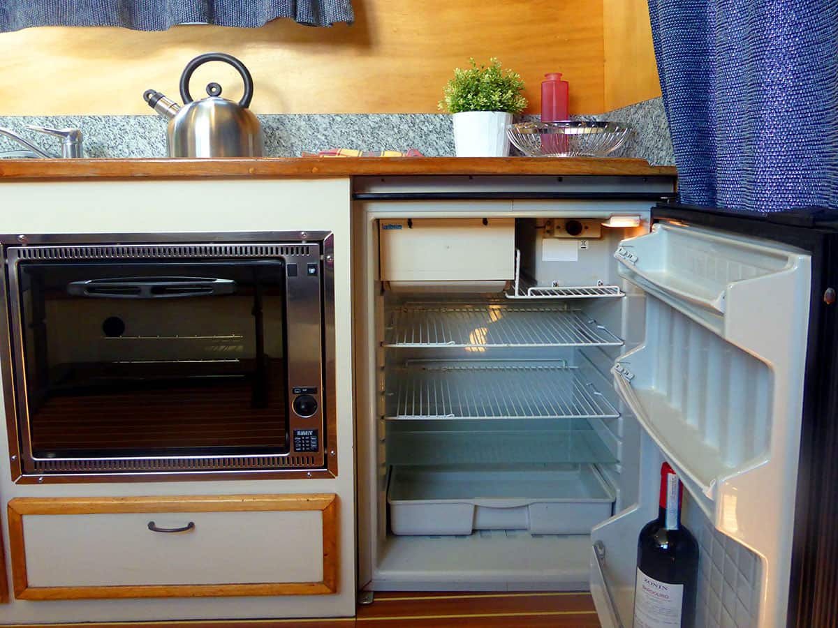 Houseboat New Con Fly Suite frigo