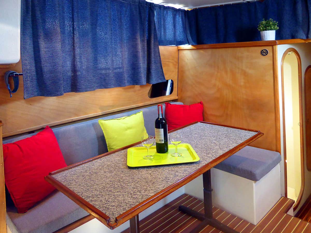 Houseboat New Con Fly Suite salone