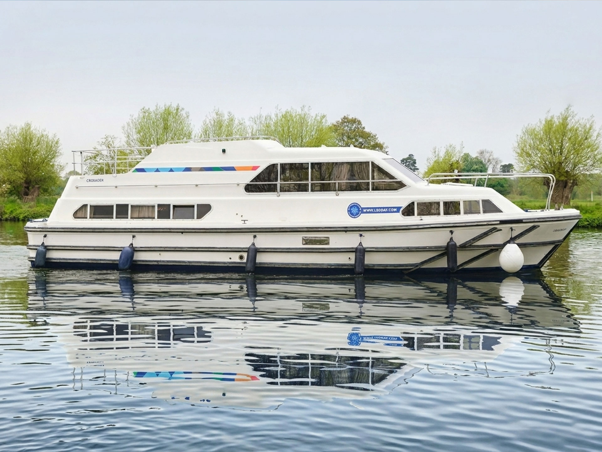 Houseboat Crusader in navigazione
